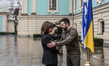 Η Σακελλαροπούλου διαβεβαίωσε στη συνάντηση με τον Ζελένσκι ότι η Ελλάδα θα συνεχίζει να στηρίζει την Ουκρανία