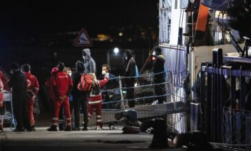 Ιταλία: Αποβιβάσθηκαν στην Κατάνη 144 μετανάστες και πρόσφυγες