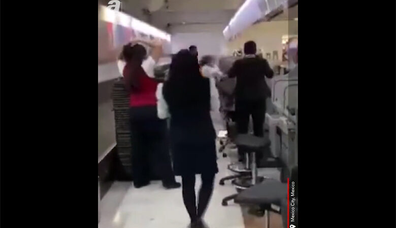 Χαμός στο αεροδρόμιο του Μεξικού: Βίντεο με οργισμένη επιβάτη που επιτέθηκε σε μία υπάλληλο