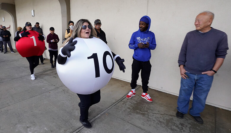 ΗΠΑ: Ένας υπερτυχερός από την Καλιφόρνια κέρδισε 2 δισ. δολάρια στο Powerball με το καλό το «10»