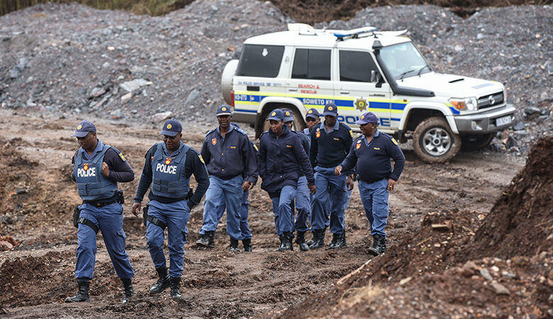 Μακελειό στη Νότια Αφρική: Ένοπλοι έστησαν ενέδρα σε οικογένεια και σκότωσαν 10 μέλη της