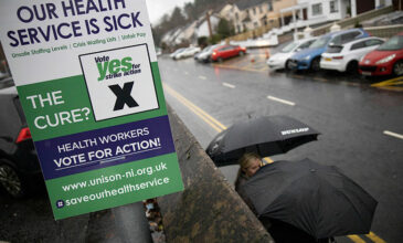 Κίνδυνος χάους στα νοσοκομεία της Βρετανίας μετά την ψήφο των νοσηλευτών υπέρ της γενικής απεργίας
