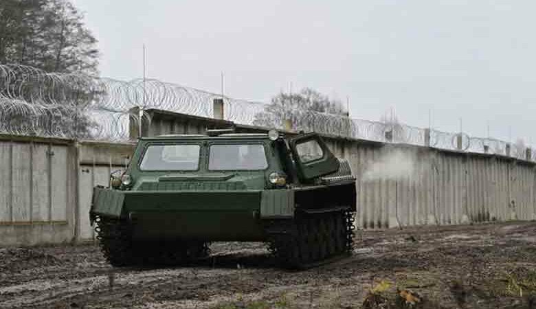 Η Ουκρανία χτίζει τείχος στα σύνορα με την Λευκορωσία – Δείτε εικόνες
