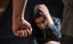 Συνελήφθησαν έξι άτομα σε Αιτωλοακαρνανία και Ηλεία για ενδοοικογενειακή βία