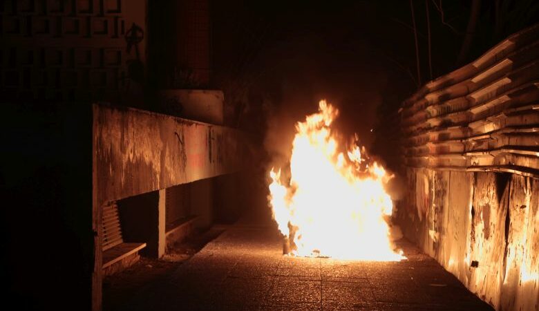 Θεσσαλονίκη: Επίθεση με μολότοφ δέχτηκαν αστυνομικές δυνάμεις – Προσαγωγές 7 ατόμων