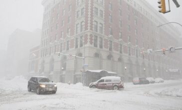 ΗΠΑ: Έντονες χιoνοθύελλες πλήττουν την Πολιτεία της Νέας Υόρκης