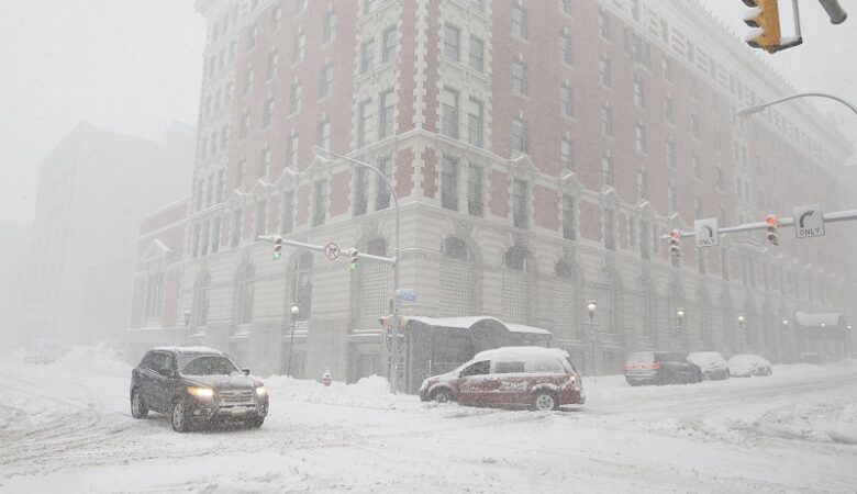 ΗΠΑ: Έντονες χιoνοθύελλες πλήττουν την Πολιτεία της Νέας Υόρκης