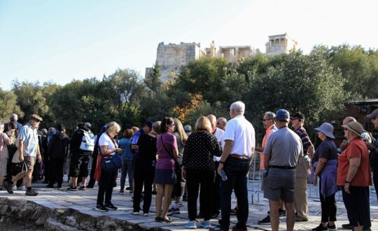 Διπλασιάστηκε η τουριστική κίνηση στην Ελλάδα την περίοδο Ιανουαρίου-Σεπτεμβρίου