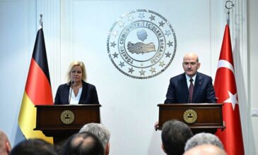 Δημόσια «κόντρα» των υπουργών Εσωτερικών Τουρκίας και Γερμανίας τις επιθέσεις σε Συρία και Ιράκ