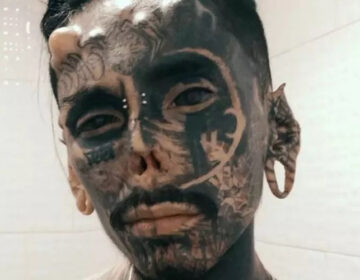 Ένας αληθινός «δαίμονας»: Ο 25χρονος που γέμισε το σώμα του με τατουάζ και έκοψε το αυτί του για να βάλει κέρατα
