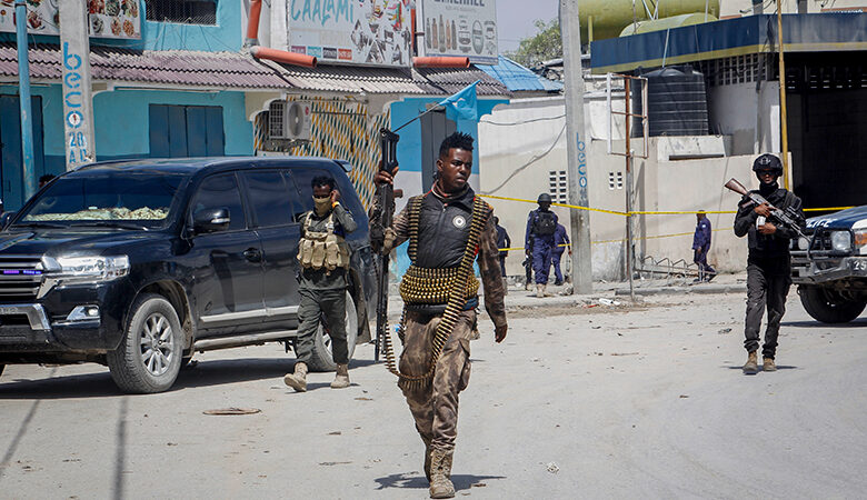 Σομαλία: Τουλάχιστον 8 νεκροί από την επίθεση τζιχαντιστών σε ξενοδοχείο στη Μογκαντίσου