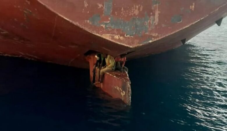 Ισπανία: Τρεις μετανάστες από τη Νιγηρία ταξίδεψαν 11 ημέρες πάνω στο… πηδάλιο δεξαμενόπλοιου
