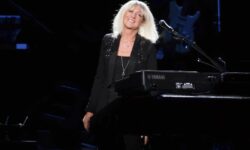 Βρετανία: Πέθανε η Κριστίν Μακβί, τραγουδίστρια του συγκροτήματος Fleetwood Mac