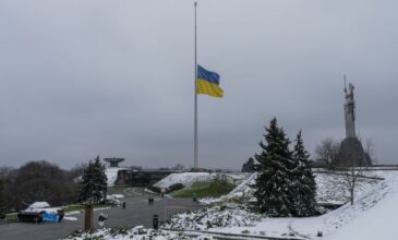 Ουκρανία: Εννέα νεκροί και οκτώ τραυματίες σε πυρκαγιές από αναμμένα κεριά και εκρήξεις γεννητριών σε σπίτια