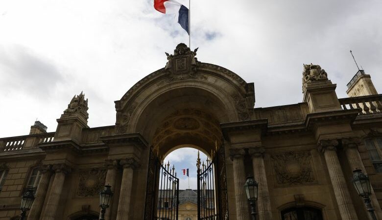 Γαλλία: Η προεδρία καταδικάστηκε να αποζημιώσει δημόσιο υπάλληλο για «ηθική παρενόχληση» από συναδέλφους του