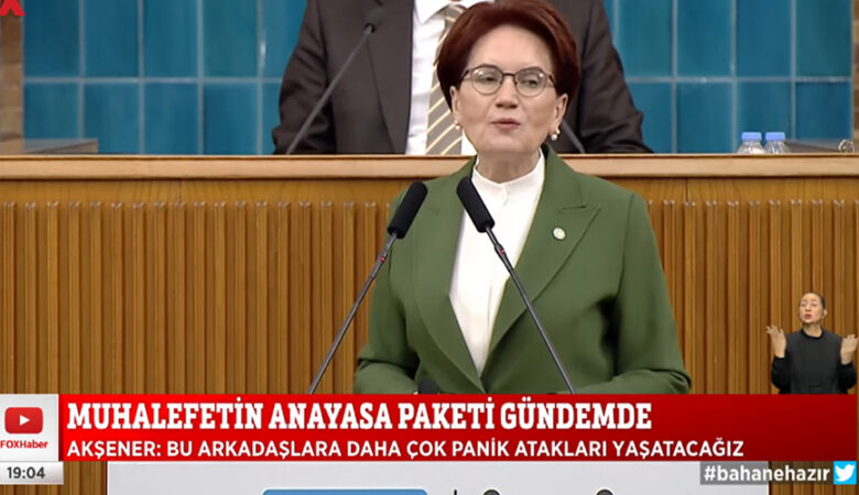 Τουρκία: Θερίζει η ακρίβεια – Η Ακσενέρ έφερε μήλα και πατάτες στο τουρκικό κοινοβούλιο