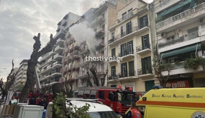 Θεσσαλονίκη: Φωτιά σε διαμέρισμα – Απεγκλωβίστηκαν δύο άτομα