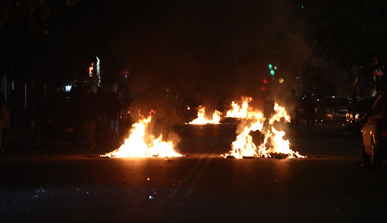 16χρονος Ρομά: Νέες διαμαρτυρίες και ένταση κατά τη διάρκεια της νύχτας στη δυτική Θεσσαλονίκη