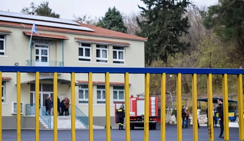 Τραγωδία στις Σέρρες: «Αν περνούσε 3 εκατοστά πιο ψηλά η πόρτα, το παιδί θα σωνόταν» λέει ο θείος του