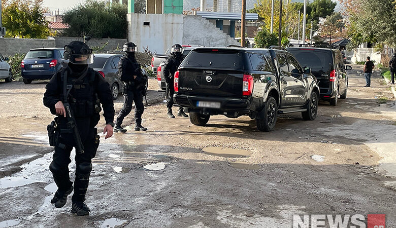 Τρεις συλλήψεις στην αστυνομική επιχείρηση στη Δυτική Αττική – Δείτε φωτογραφίες του News