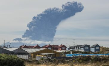 Χιλή: «Βρυχάται» το ηφαίστειο Λασκάρ
