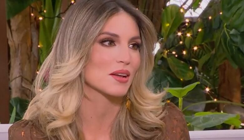 Αθηνά Οικονομάκου: Έλεγα στους συνεργάτες μου «θα πεθάνω, δεν είμαι καλά» και γελούσαν