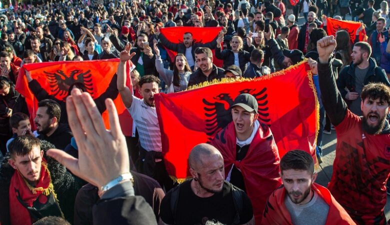 Βρετανία: Aυστηρά μέτρα για τους παράτυπους μετανάστες από την Αλβανία