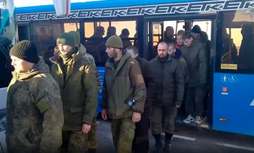 Πόλεμος στην Ουκρανία: Απελευθερώθηκαν 130 Ουκρανοί αιχμάλωτοι πολέμου