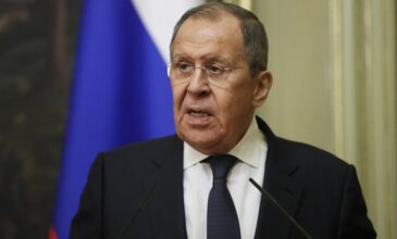 Λαβρόφ: Ο πόλεμος δεν θα τελειώσει παρά μόνο αν η Δύση εγκαταλείψει το σχέδιο να καταφέρει στρατηγική ήττα στη Ρωσία