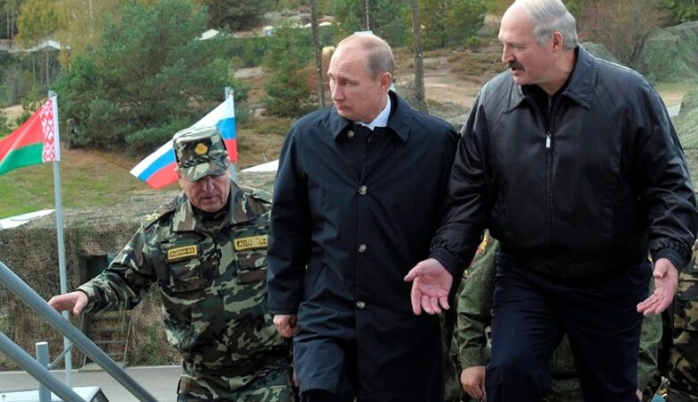 Συνάντηση Πούτιν – Λουκασένκο: Φόβοι ότι η Ρωσία μπορεί να παρασύρει στον πόλεμο τη Λευκορωσία