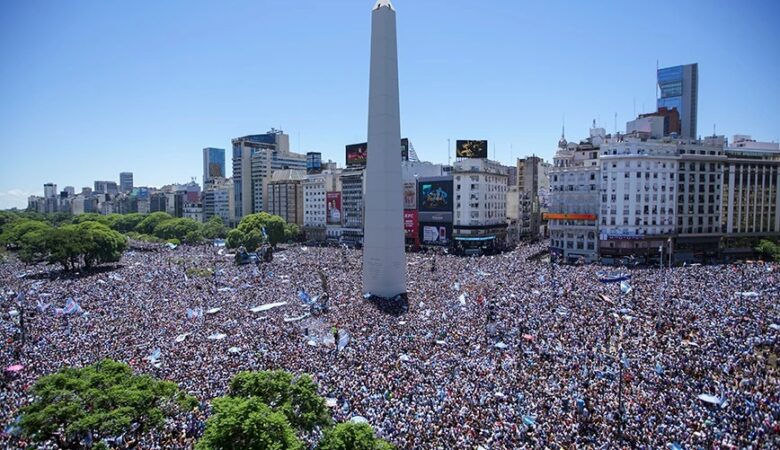 Μουντιάλ 2022: «Γκρεμίζουν» τα τείχη στο Μπουένος Άιρες για τους Πρωταθλητές Κόσμου – Δείτε live εικόνα