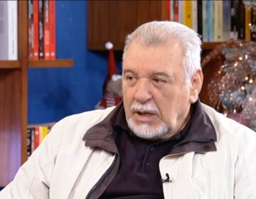 Τάσος Χαλκιάς: «Η μαμά μου μίσησε τον παππού μου, όσο μπορεί να μισήσει ένας άνθρωπος μέσα από φωτογραφία»