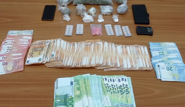 Χαλάνδρι: Συνελήφθη 26χρονος έχοντας στην κατοχή του κάθε είδους ναρκωτική ουσία και 19.000 ευρώ