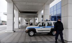 Συνελήφθη στο αεροδρόμιο «Ελ. Βενιζέλος» Γεωργιανή οικιακή βοηθός για ληστεία στη Γλυφάδα