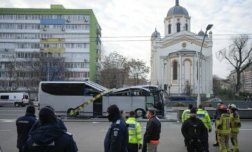 Φονικό τροχαίο στο Βουκουρέστι: Ένας 55χρονος νεκρός και 13 τραυματίες – Επιβάτες του λεωφορείου επιστρέφουν στην Ελλάδα