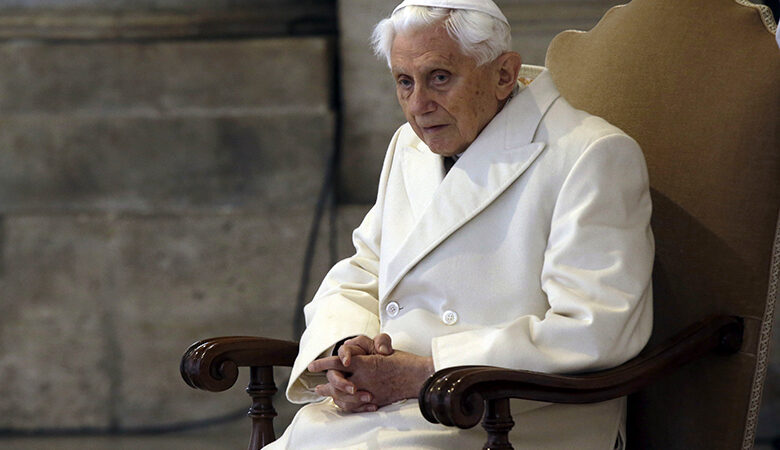 Βατικανό: Η κατάσταση του πρώην πάπα Βενέδικτου παραμένει σοβαρή αλλά σταθερή