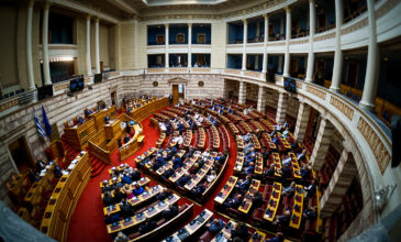 Υπερψηφίστηκε το νομοσχέδιο για την επιστολική ψήφο