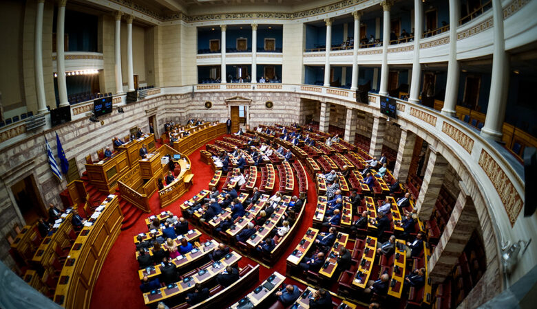 Ορκίζεται στις 11:00 η νέα Βουλή παρουσία της Κ. Σακελλαροπούλου – Την Τρίτη αναμένεται να εκλεγεί εκ νέου Πρόεδρος του Σώματος ο Κώστας Τασούλας