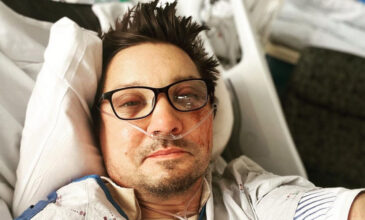 Τζέρεμι Ρένερ: Η πρώτη φωτογραφία του ηθοποιού από το νοσοκομείο μετά το σοβαρό ατύχημα