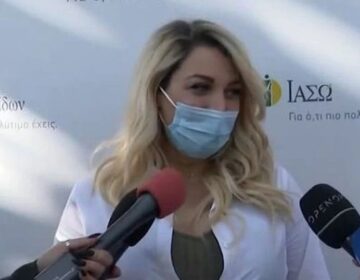 Κωνσταντίνα Σπυροπούλου: «Λύγισε» κατά την έξοδό της από το μαιευτήριο