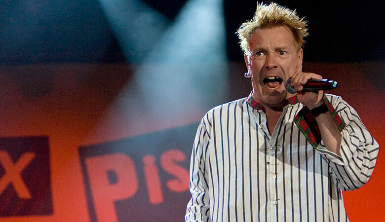 Ιρλανδία: Ο πρώην τραγουδιστής των Sex Pistols θέλει να πάει στη Eurovision με τραγούδι για τη σύζυγό του που πάσχει από Αλτσχάιμερ