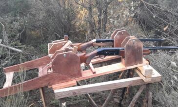 Χαλκιδική: Λαθροθήρες έφτιαξαν ξύλινο μηχανισμό με δύο όπλα για παράνομο κυνήγι αγριόχοιρων