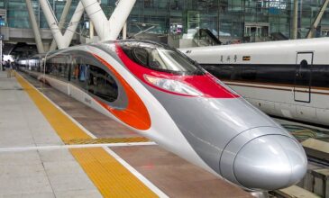 Κίνα: Σε λειτουργία μετά από 3 χρόνια η σιδηροδρομική σύνδεση με τρένα υψηλής ταχύτητας με το Χονγκ Κονγκ