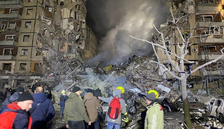 Ουκρανία: Πολύνεκρο ρωσικό πυραυλικό πλήγμα σε πολυκατοικία στο Ντνίπρο