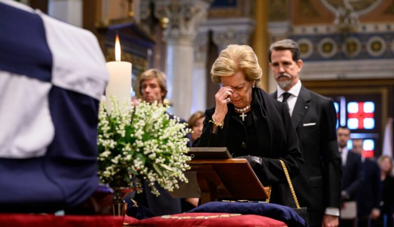 Κηδεία τέως βασιλιά Κωνσταντίνου: «Είναι άνθρωποι πάρα πολύ χαμηλών τόνων» – Τι είπε ο κομμωτής της Άννας Μαρίας