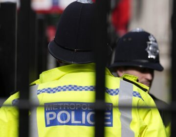 Συναγερμός στο Λονδίνο για επίθεση με μαχαίρι στο μετρό