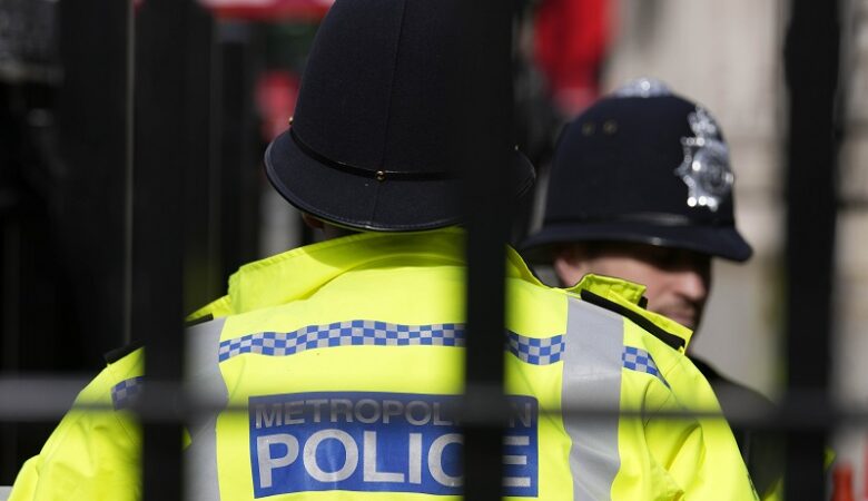 Βρετανία: Εκατοντάδες απολύσεις αστυνομικών έπειτα από τα αλλεπάλληλα κρούσματα διαφθοράς και μισογυνισμού