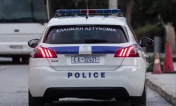 Συνελήφθη άνδρας που έδειξε τα γεννητικά του όργανα σε 13χρονο σε δημόσιες τουαλέτες στη Θεσσαλονίκη
