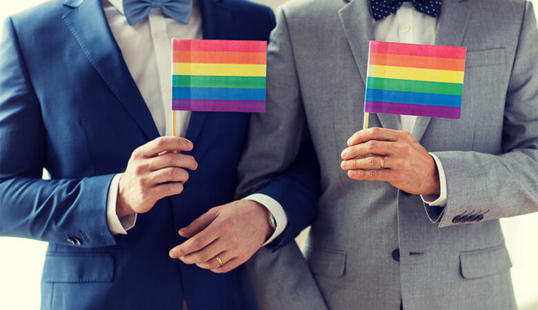 Ναύπλιο: Ζευγάρι ομοφυλόφιλων καταγγέλλει ότι τους έδιωξαν από ταβέρνα επειδή «ενοχλήθηκαν οι θαμώνες»