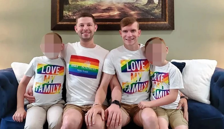 Φρίκη στις ΗΠΑ: Ζευγάρι ομοφυλόφιλων κατηγορείται ότι βίαζε και εκπόρνευε τους υιοθετημένους γιους του